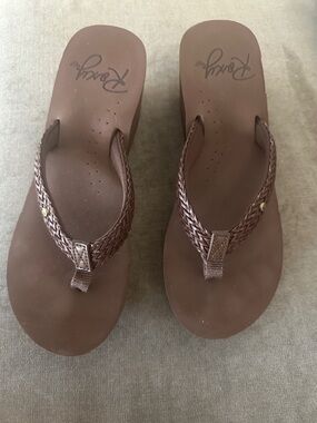 Roxy Women's Mellie wedge sandals featuring a braided synthetic leather. NWOT